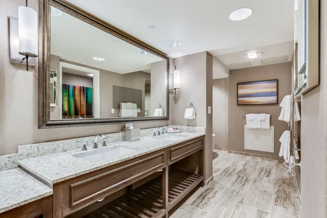 جناح بسرير كينج بإطلالة على البحيرة، Caesars Republic Lake Tahoe 5/10