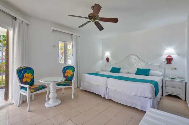 Superior, King Bed, Ocean Front، Playabachata 10/10