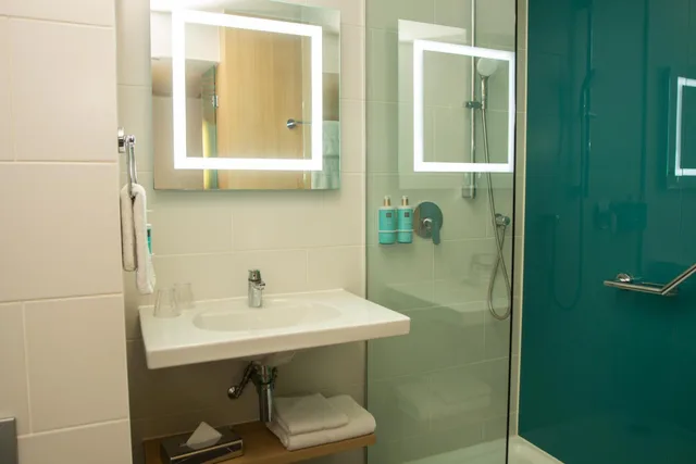 غرفة سوبيريور بسرير فردي، Novotel London Wembley 9/9