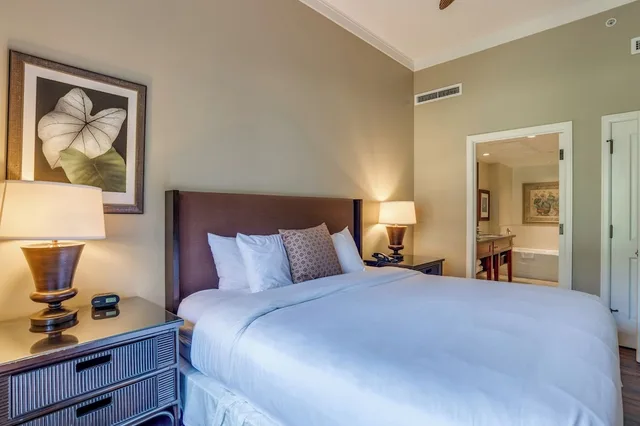 2 Bedrooms, Hokulani, Suite, 2 King Beds, Resort View, 2 Bathrooms, Sofa، OUTRIGGER Honua Kai Resort & Spa 3/10