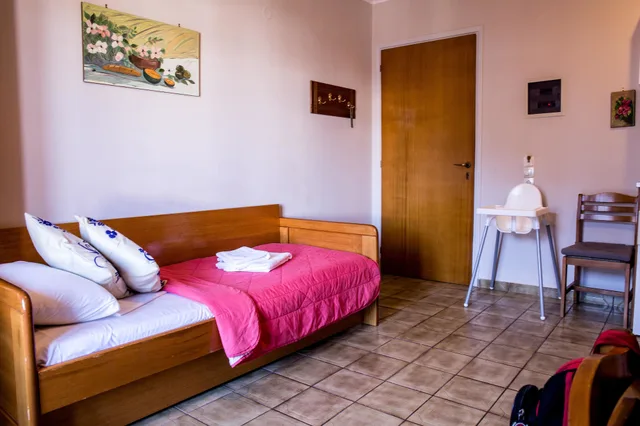 شقة عائلية بسريرين منفصلين بغرفة نوم واحدة مع أريكة، Oasis Apartments 3/10