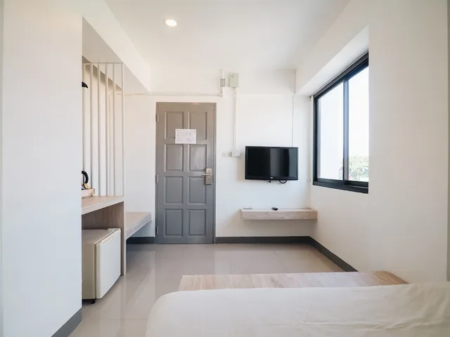 غرفة قياسية بسرير كينج، Loyy Hotel 3/6
