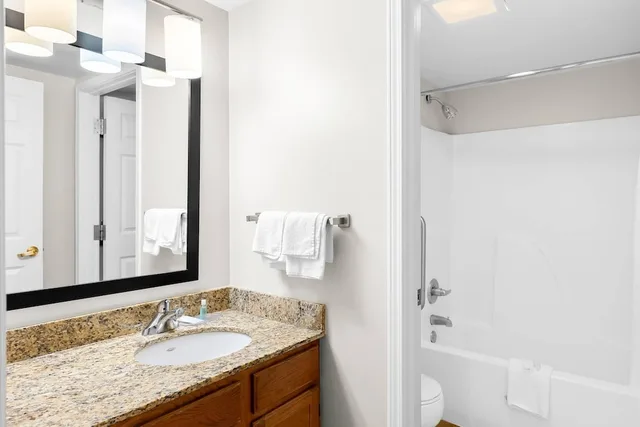 جناح بسريرين كوين، MainStay Suites Middleburg Heights Cleveland Airport 5/9