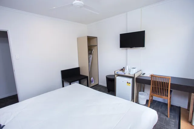 استوديو عائلي، Wilsonton Hotel 9/10