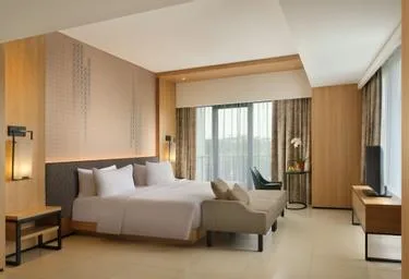 Hollywood, Premier, Lake View، Hotel Santika Premiere Bandara - Palembang 1/1