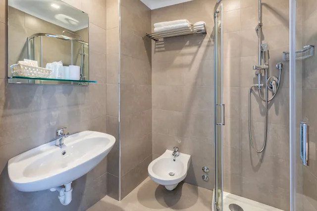 غرفة بسرير مزدوج بإطلالة على البحر بشرفة، Hotel Sanremo 8/8