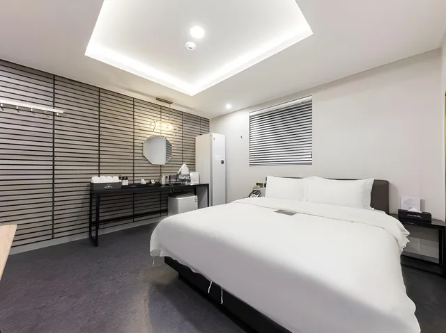 غرفة بريستيج بسرير مزدوج يُسمح فيها بالحيوانات الأليفة، Hotel 24st Urban Brown Seosan Lake Park 1/1
