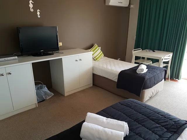 1 Bedroom, Superior, Triple, 1 Queen and 1 Single Bed, Outrigger Resort 2/9