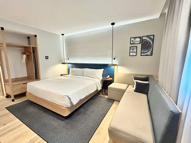 غرفة بسرير كينج، Hilton Garden Inn Bucharest Airport 1/5