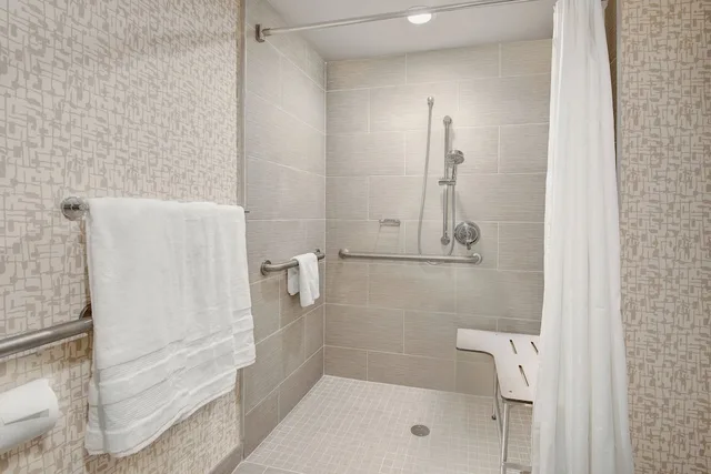 غرفة ديلوكس بسريرين كوين، Sheraton Eatontown Hotel 9/9