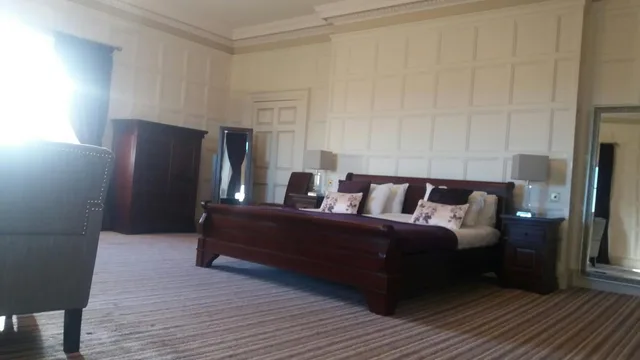 Deluxe, Suite, Wortley Hall 7/10