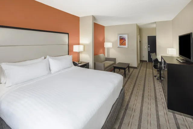 جناح بسرير كينج، Holiday Inn Express And Suites Duluth Mall Area 1/4