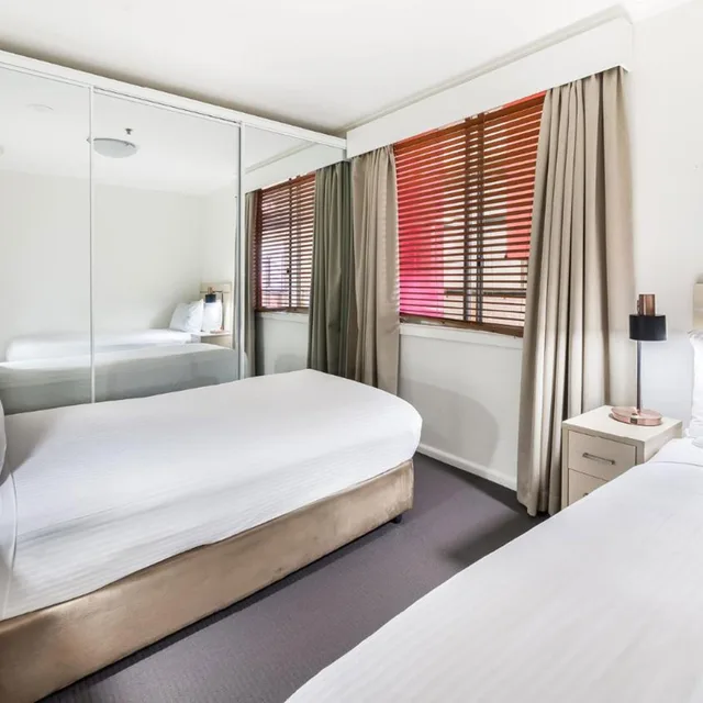 2 Bedrooms, Apartment, City Skyline View, 2 Bathrooms، Oaks Sydney Goldsbrough Suites 6/10