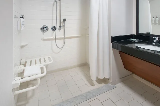 غرفة بسرير كينج، Fairfield Inn Suites Watertown Thousand Islands 3/5