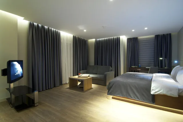 غرفة فاخرة رباعية بسرير كينج مع أريكة، Endless Suites Taksim 1/3