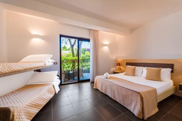 Room, Quadruple, Double Bed, Borgo del Principe 2/10