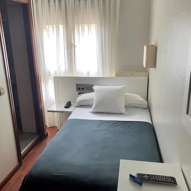 غرفة مفردة، Hotel Ovetense 6/9