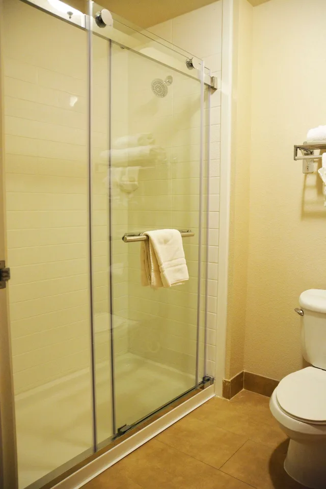 جناح بسرير كينج مع أريكة، Best Western Plus Gateway Inn & Suites 2/4