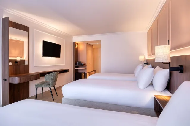 غرفة سوبيريور بثلاثة أسرّة، Golden Tulip de Medici 3/6