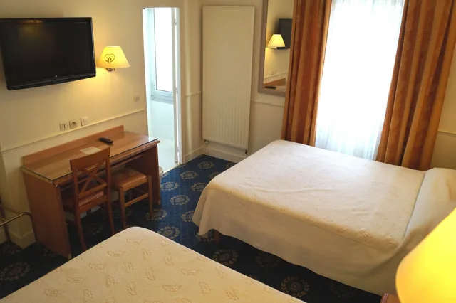 غرفة كومفورت رباعية بسريرين مزدوجين، Hotel Havane Opera 6/10
