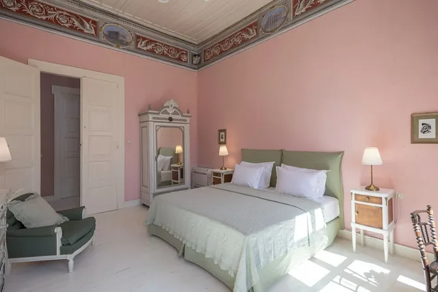غرفة سوبيريور بسرير كينج بشرفة، Villa Maria 3/10