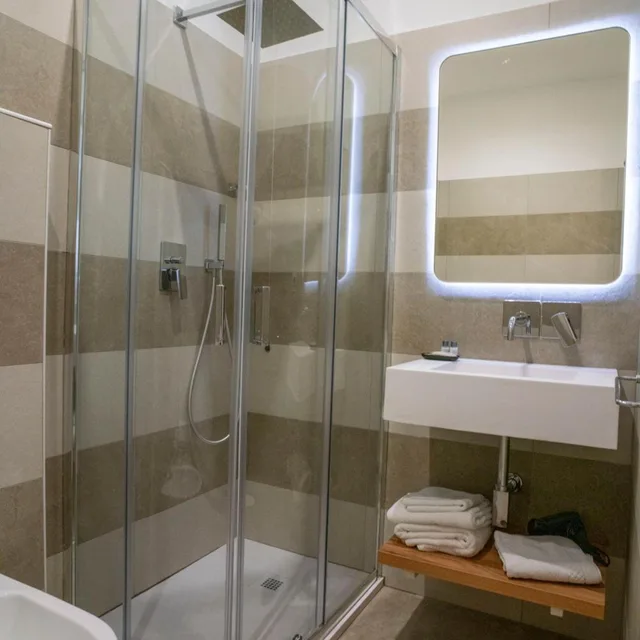 غرفة مفردة، Petit Hotel 2/4
