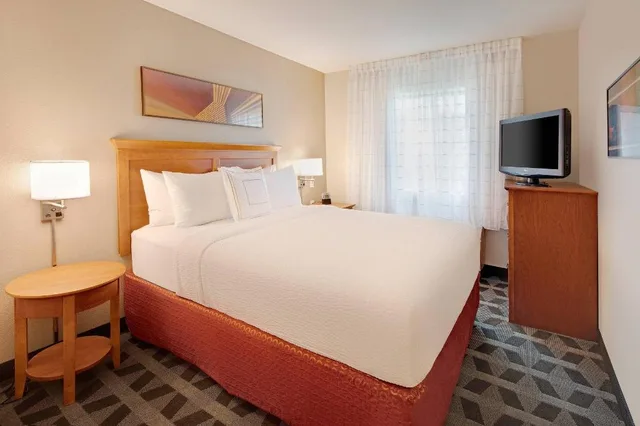 جناح بسرير كوين بغرفتي نوم مع أريكة، Towneplace Suites By Marriott Bentonville Rogers 1/2