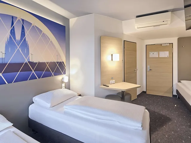 غرفة ثلاثية بثلاثة أسرّة، B&B Hotel Koeln-Messe 1/6