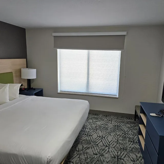 Room, King Bed, Country Inn Suites By Radisson Savannah I 95 North Ga 19/20