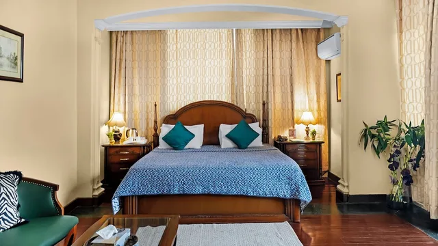 Suite, 1 Queen and 1 Single Bed, Ajanta 9/10
