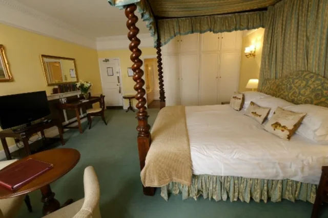 Room, 4 People, Double Bed، The Snooty Fox 5/7