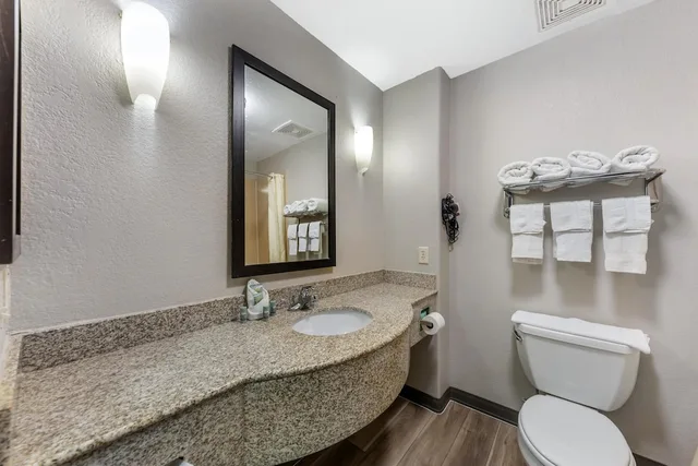Suite, 3 Queen Beds, Best Western Sea World/Lackland AFB NW Hotel Suites 8/10