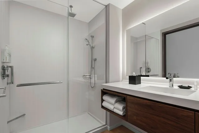غرفة بسريرين كوين لذوي الإعاقة، AC Hotel Pasadena 4/4