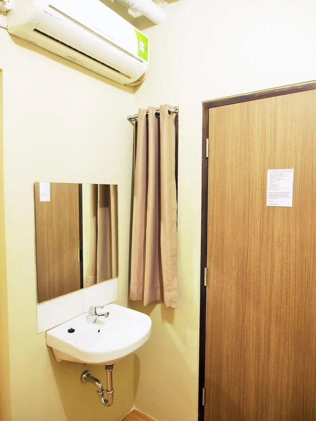 غرفة مفردة بسرير فردي بحمام خاص في الطابق الأرضي، The Packer Lodge - Hostel 1/1