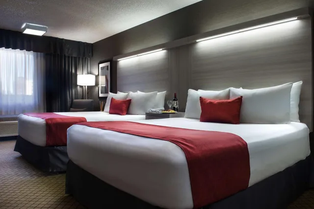 غرفة ديلوكس بسريرين كوين، Village Park Inn Calgary 2/8
