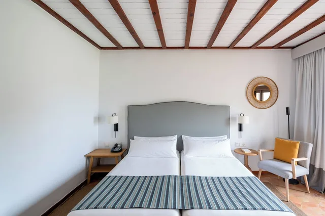 غرفة قياسية بسريرين منفصلين، Parador De Mazagon 2/6