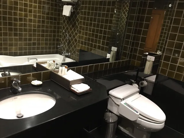 جناح جونيور بسرير مزدوج بشرفة، Grande Centre Point Ploenchit Bangkok 7/8