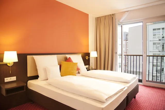 غرفة كومفورت بسرير مزدوج أو سريرين منفصلين بشرفة، Gold Palais Hotel 1/4