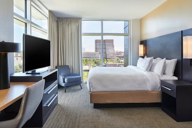 غرفة ركنية بسرير كينج مع أريكة، Residence Inn By Marriott Cleveland University Circle/Medical Center 1/3