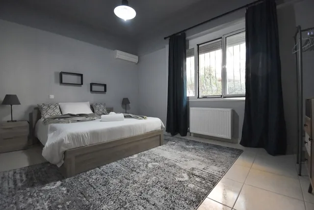 Design, Rock, Apartment, Single Bed, 2 Queen Beds, Sofa، Be My Guest Athens 5/7