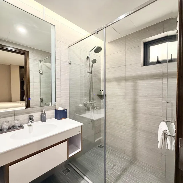 غرفة بريميير ثلاثية، QUEEN ANN HOTEL 10/10
