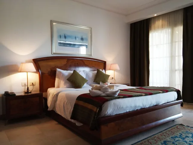 غرفة قياسية ثلاثية بسرير مزدوج مع أريكة، Delta Sharm Resort 1/3