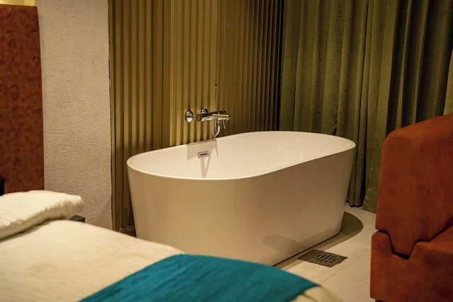 غرفة تنفيذية بسرير كينج، SKI Hotels And Resorts 9/9