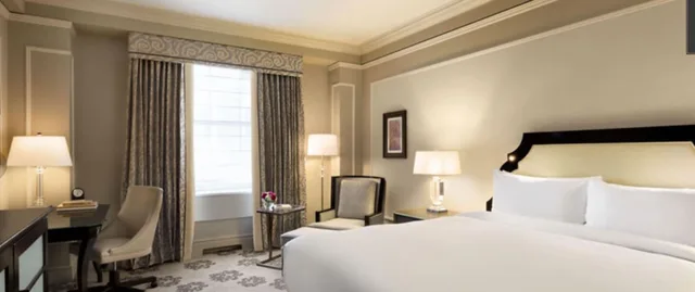 غرفة بريميوم ديلوكس ركنية بسرير كينج بإطلالة على المدينة، Fairmont Hotel Vancouver 2/2