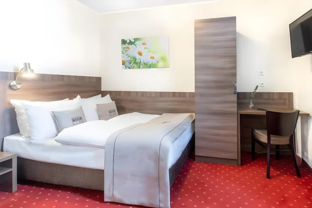 غرفة كلاسيكية مفردة بسرير مزدوج، Hotel Leonet 1/1