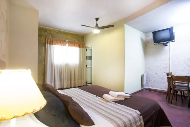 غرفة قياسية بثلاثة أسرّة، Hotel Parada 1/3