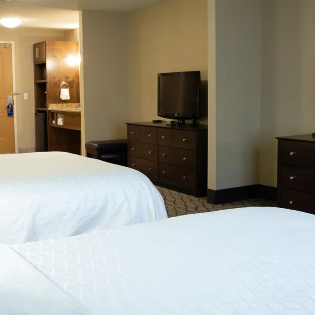 Suite, 2 Queen Beds, Sofa, Holiday Inn Express And Suites Williston 1/8