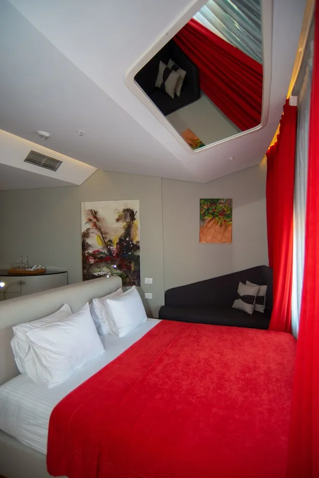 Bougainville Bay Hotel، ساراندا 33/78