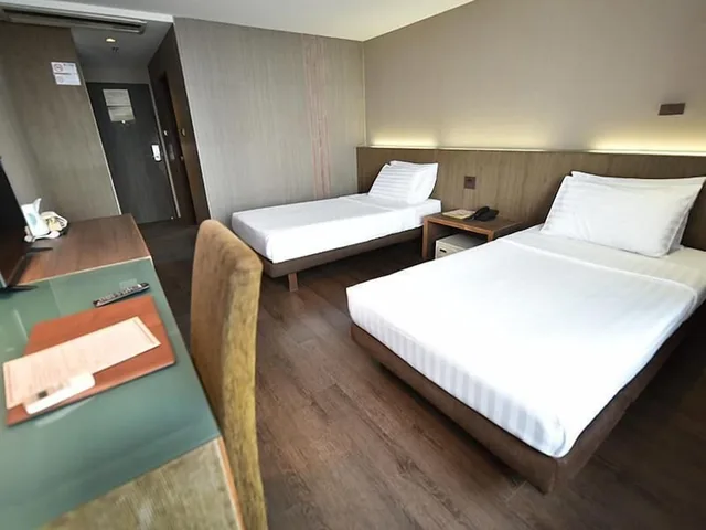 غرفة ديلوكس بسريرين منفصلين بحمام خاص، BANGKOK CITY HOTEL 2/3