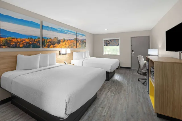 غرفة بسريرين كوين، Days Inn by Wyndham North Little Rock/ Maumelle 2/8